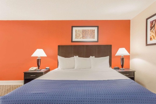 Baymont by Wyndham Fayetteville Fort Bragg Area image 10
