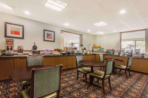 Baymont by Wyndham Fayetteville Fort Bragg Area image 12