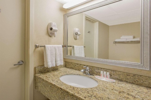 Baymont by Wyndham Fayetteville Fort Bragg Area image 15
